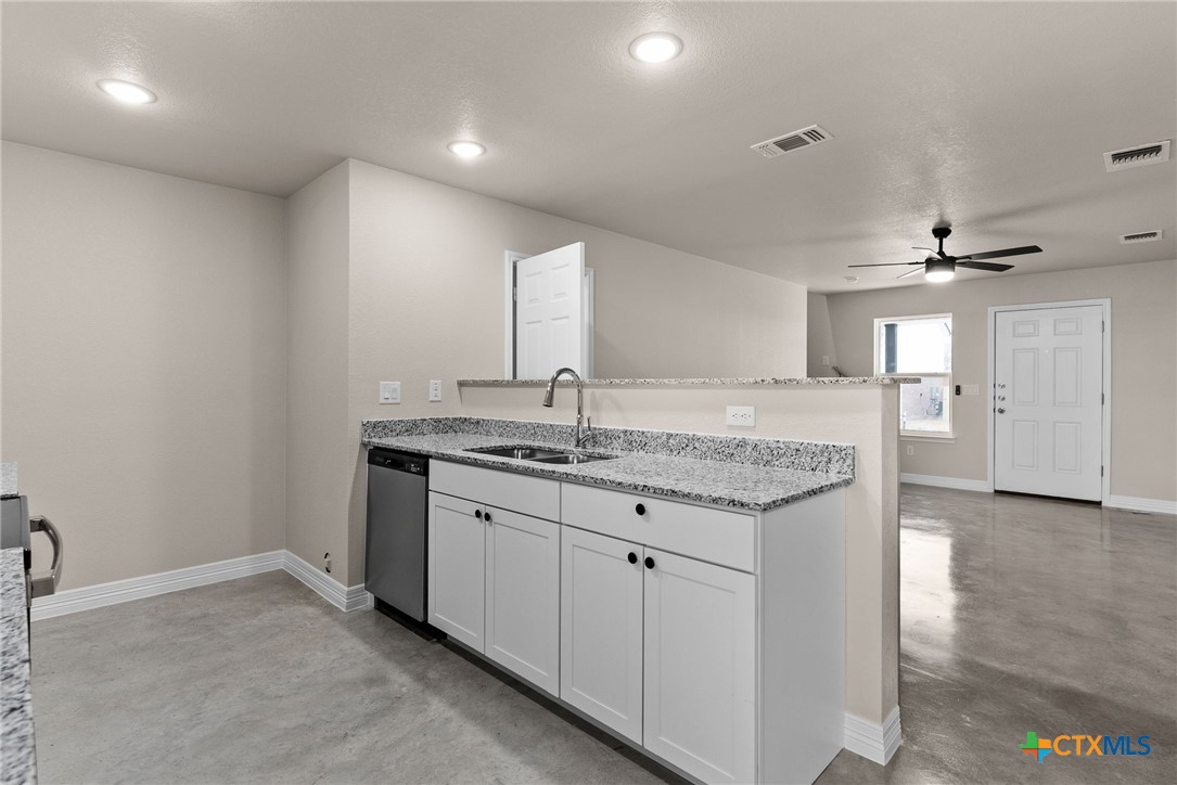 803 White Meadow Lane B Property Photo 8