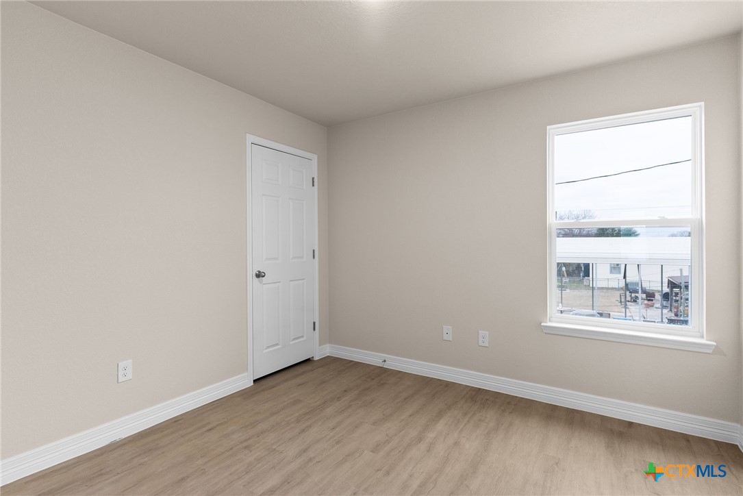 803 White Meadow Lane B Property Photo 12