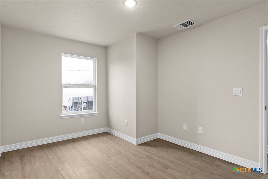 803 White Meadow Lane B Property Photo 13