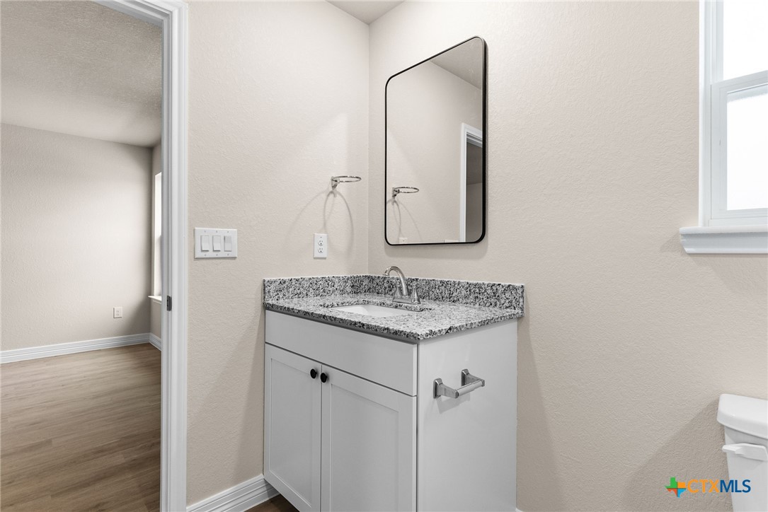 803 White Meadow Lane B Property Photo 20