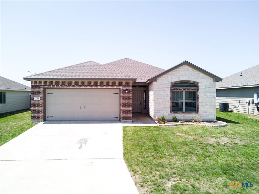 1258 Lakeway Crossing Drive Property Photo