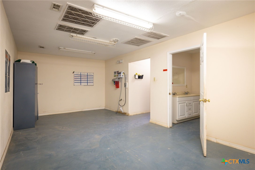 180 Spring Mountain Drive Property Photo 33