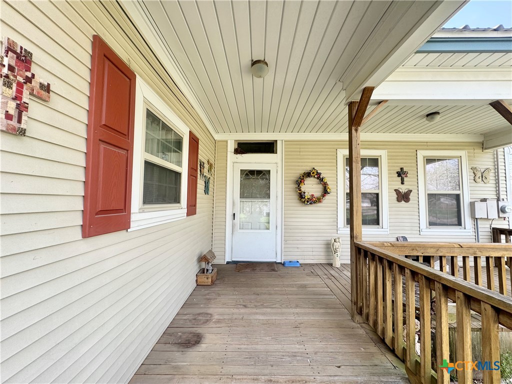 706 West Street Property Photo 3