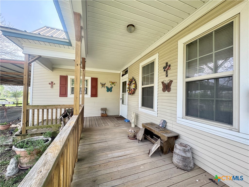706 West Street Property Photo 4