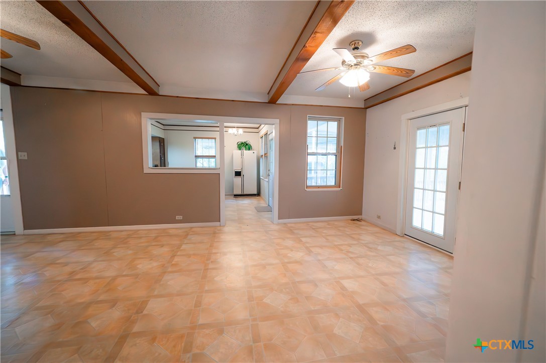 706 West Street Property Photo 6