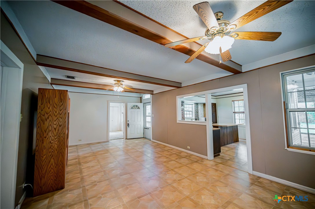 706 West Street Property Photo 8