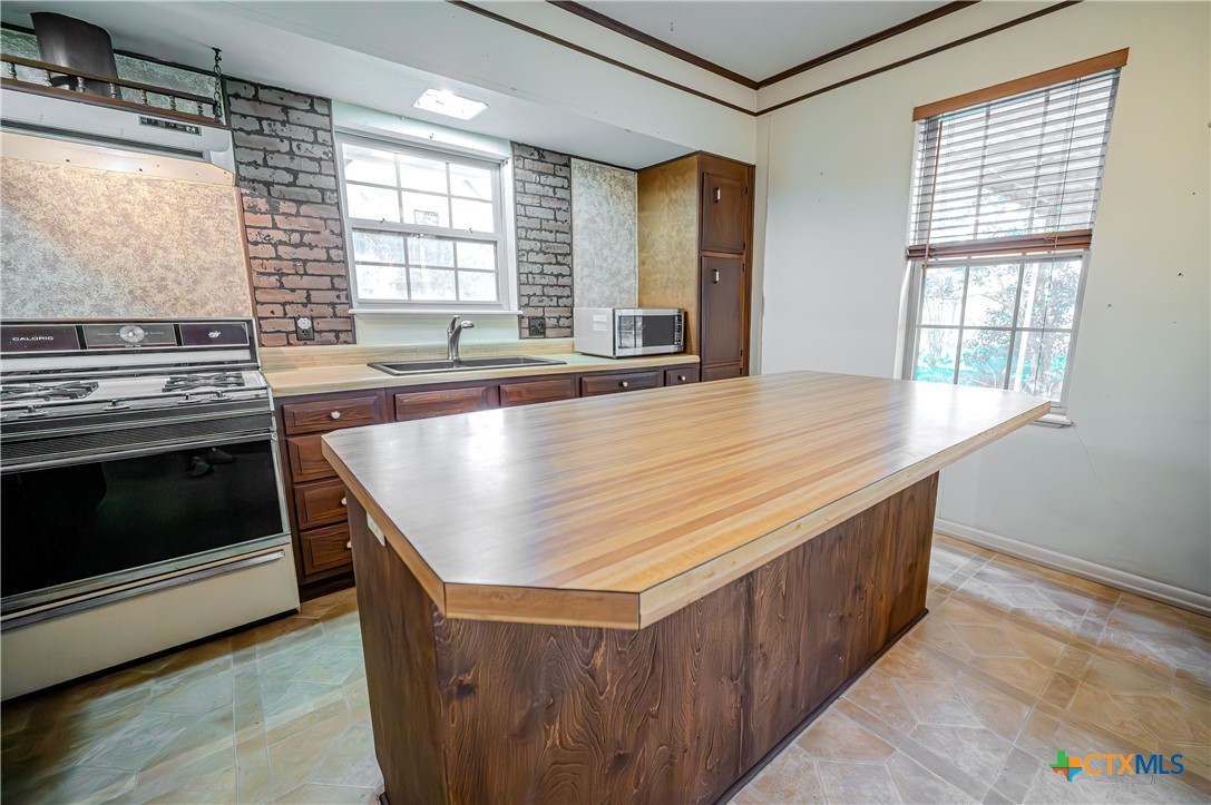 706 West Street Property Photo 12