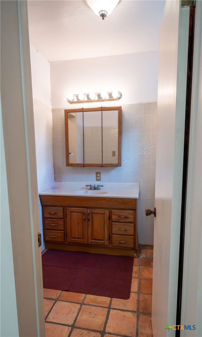 706 West Street Property Photo 20