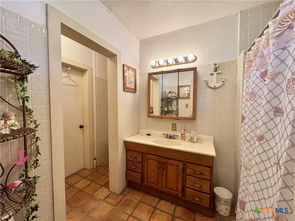 706 West Street Property Photo 24