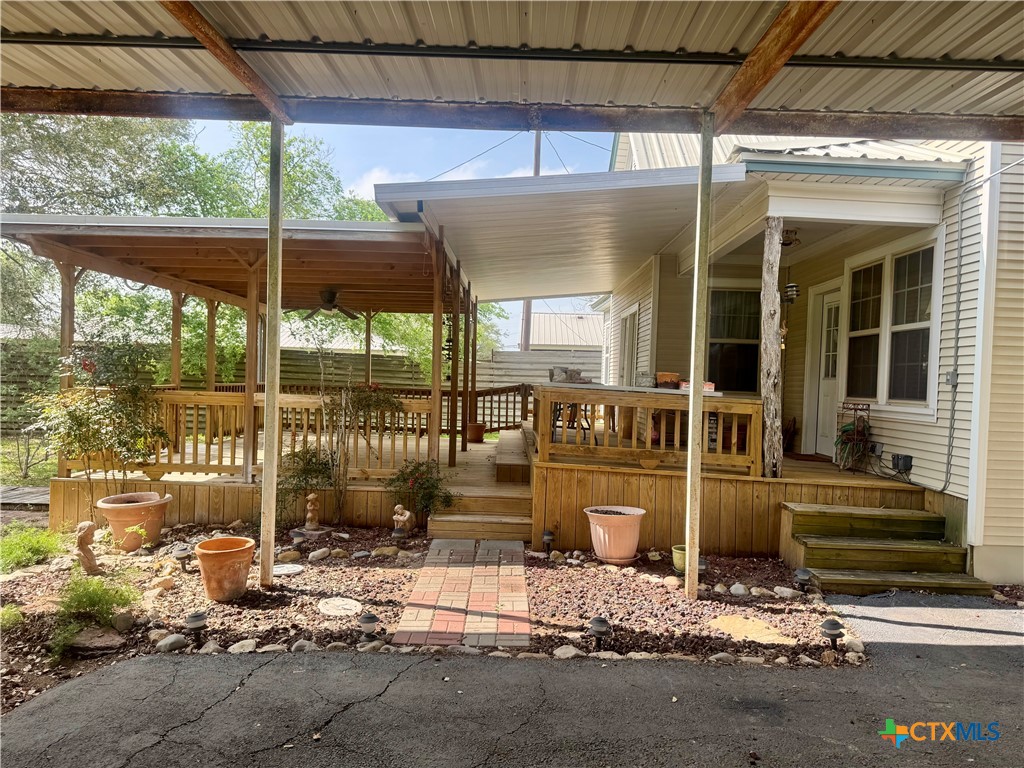 706 West Street Property Photo 27