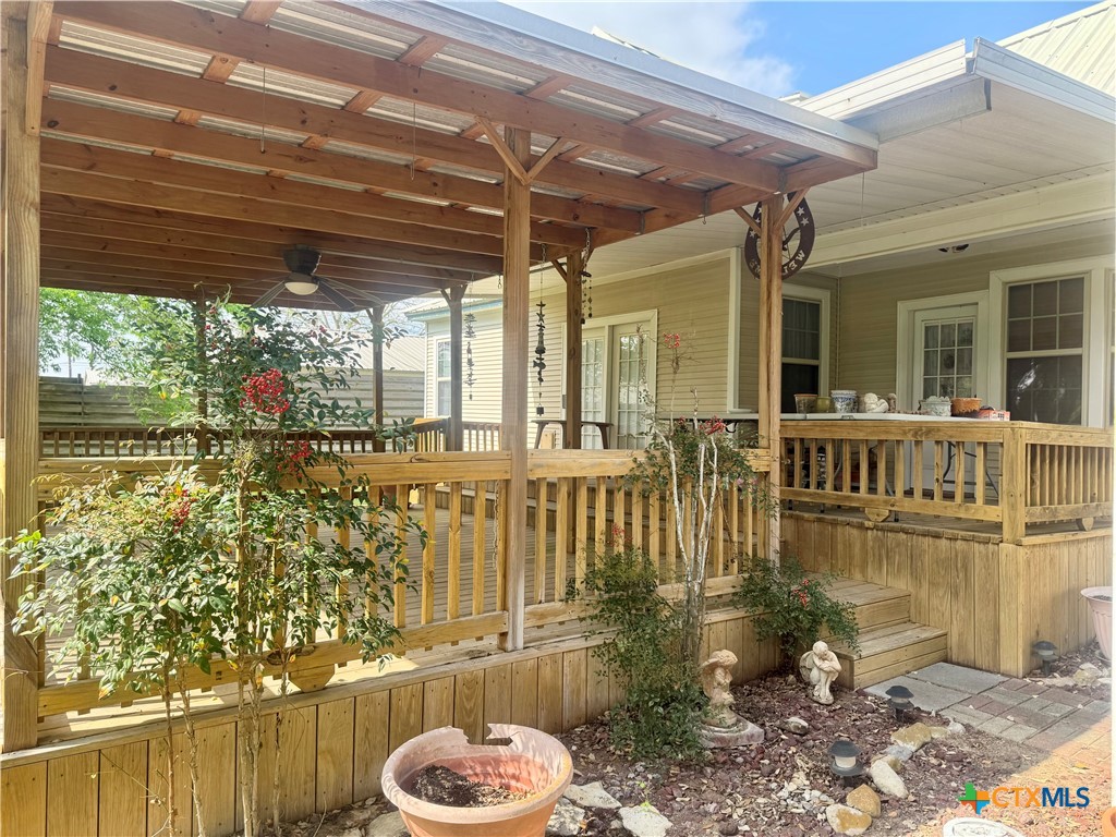 706 West Street Property Photo 28