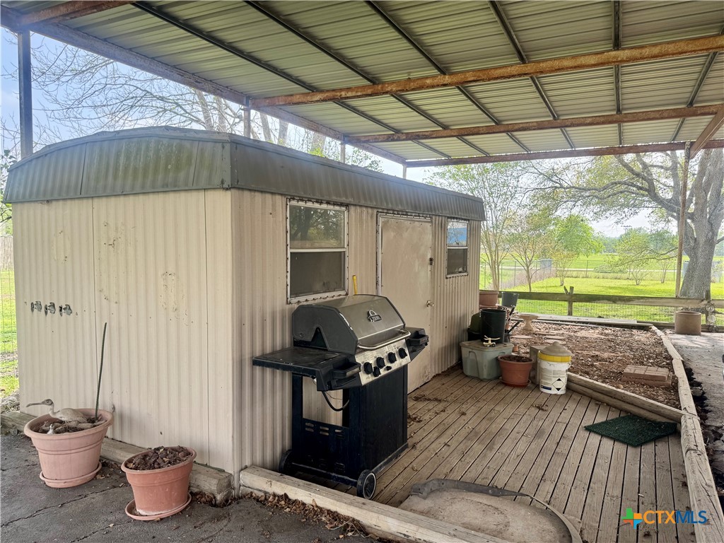 706 West Street Property Photo 42