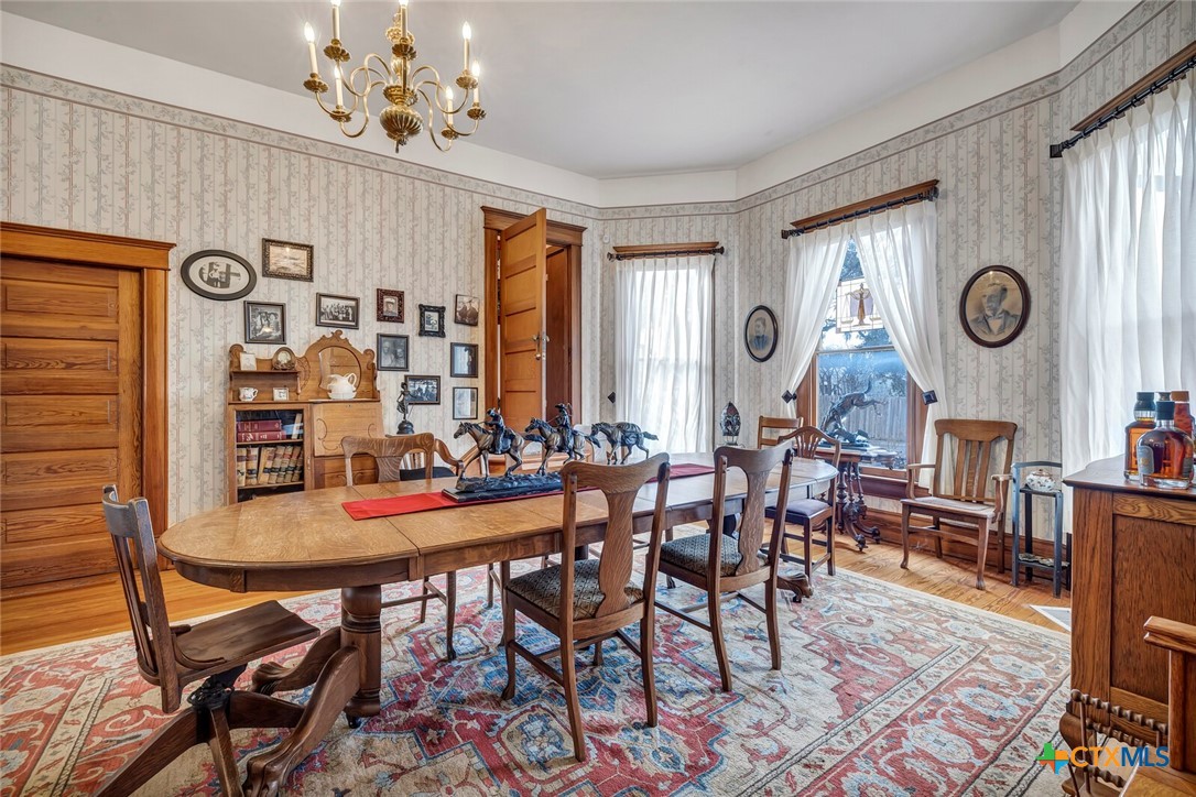 606 S Key Avenue Property Photo 15