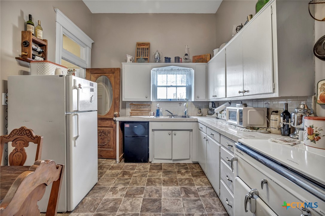 606 S Key Avenue Property Photo 17