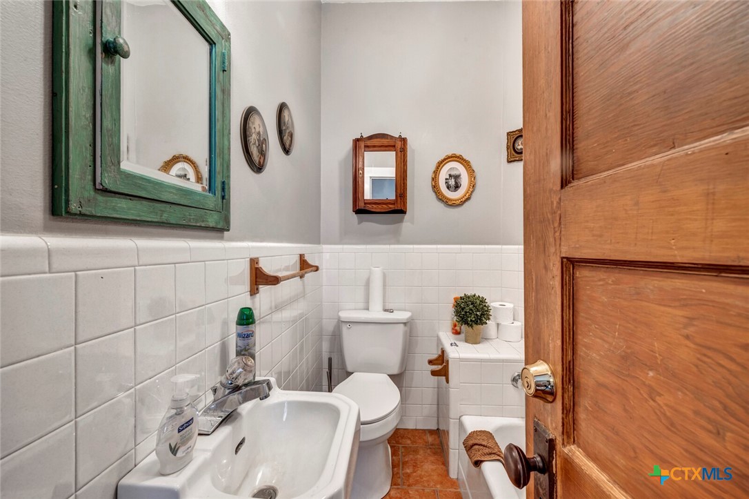 606 S Key Avenue Property Photo 27