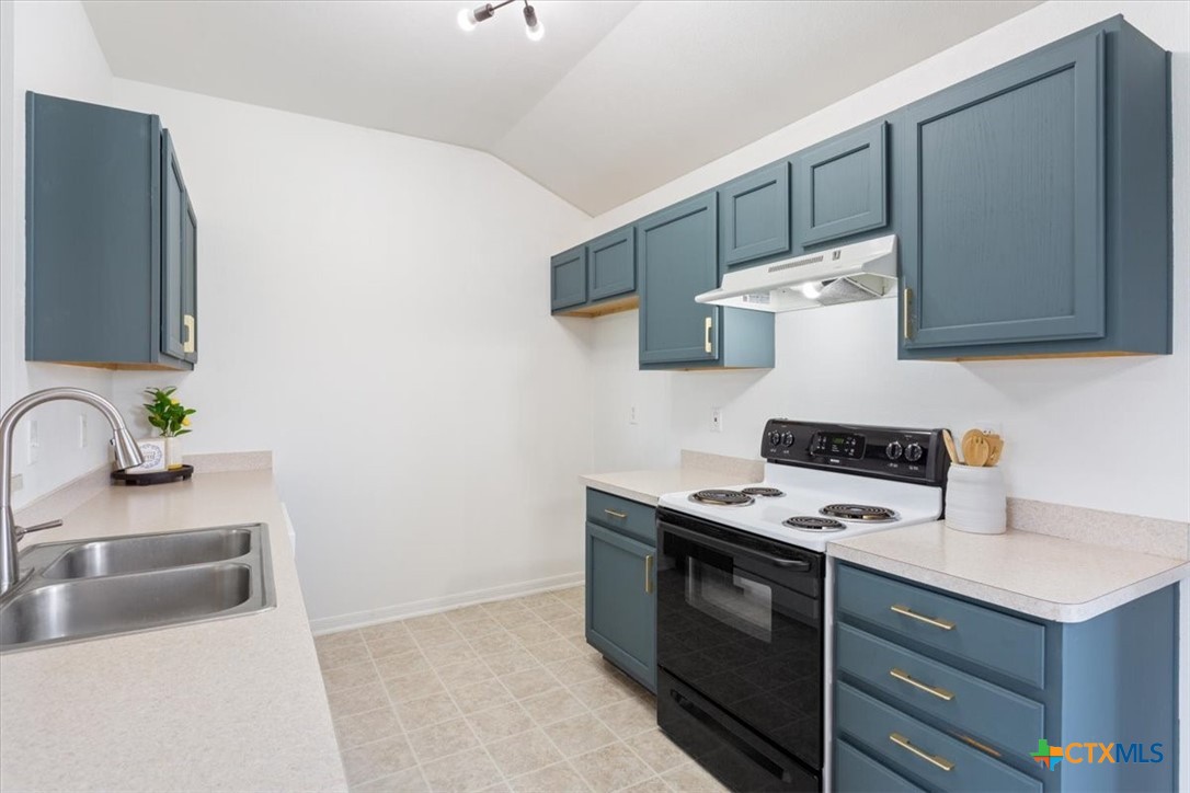 606 Aikman Drive Property Photo 7