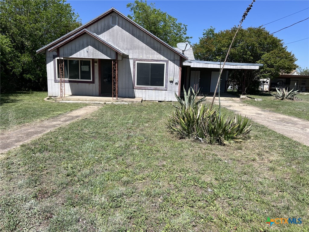 503 W Baker Street Property Photo