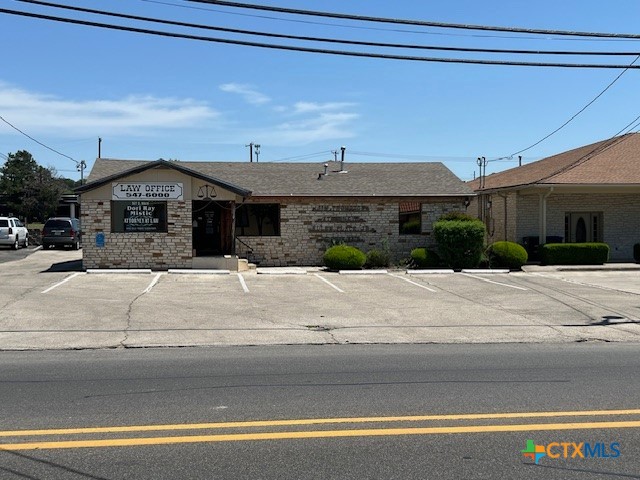 907 S Main Street Property Photo 1