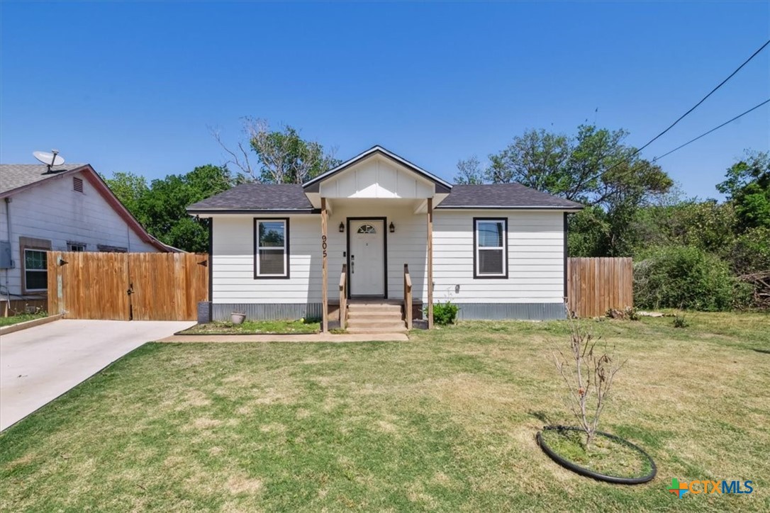 76704 Real Estate Listings Main Image