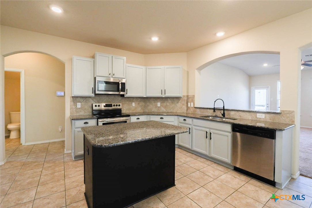 9516 Glynhill Court Property Photo 7