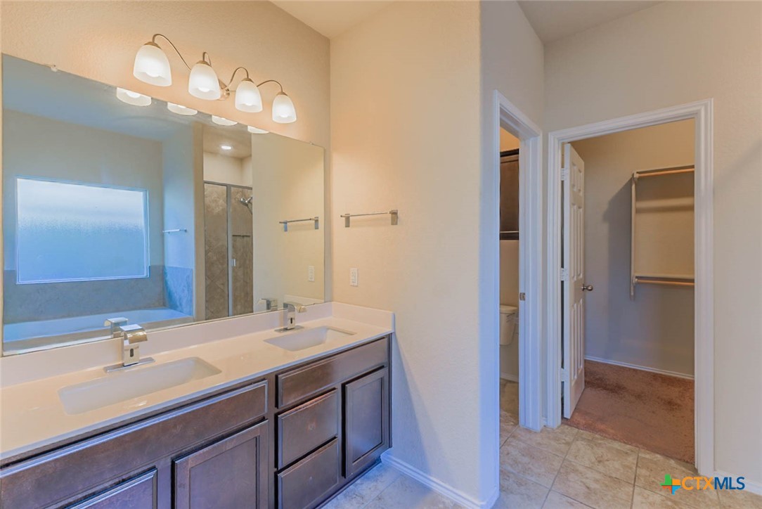 9516 Glynhill Court Property Photo 13