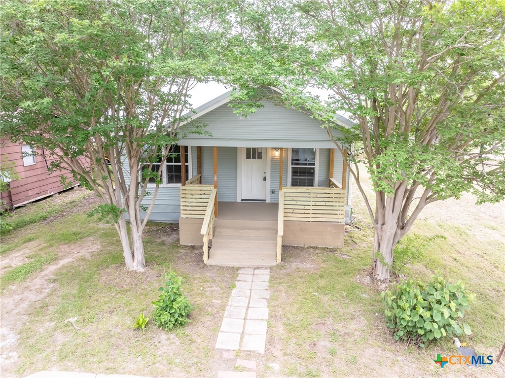 2010 Benton Street Property Photo 1