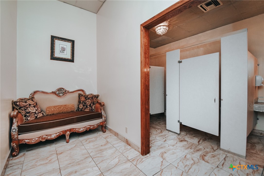 202 E Forrest Street Property Photo 25