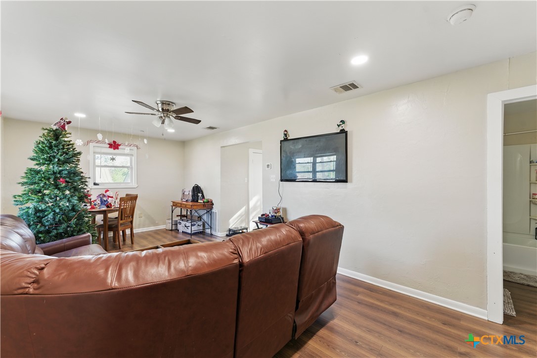 556 Gode Lane Property Photo 5