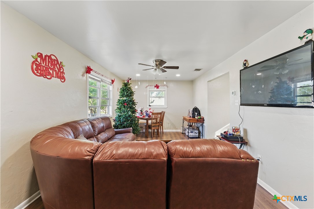 556 Gode Lane Property Photo 6