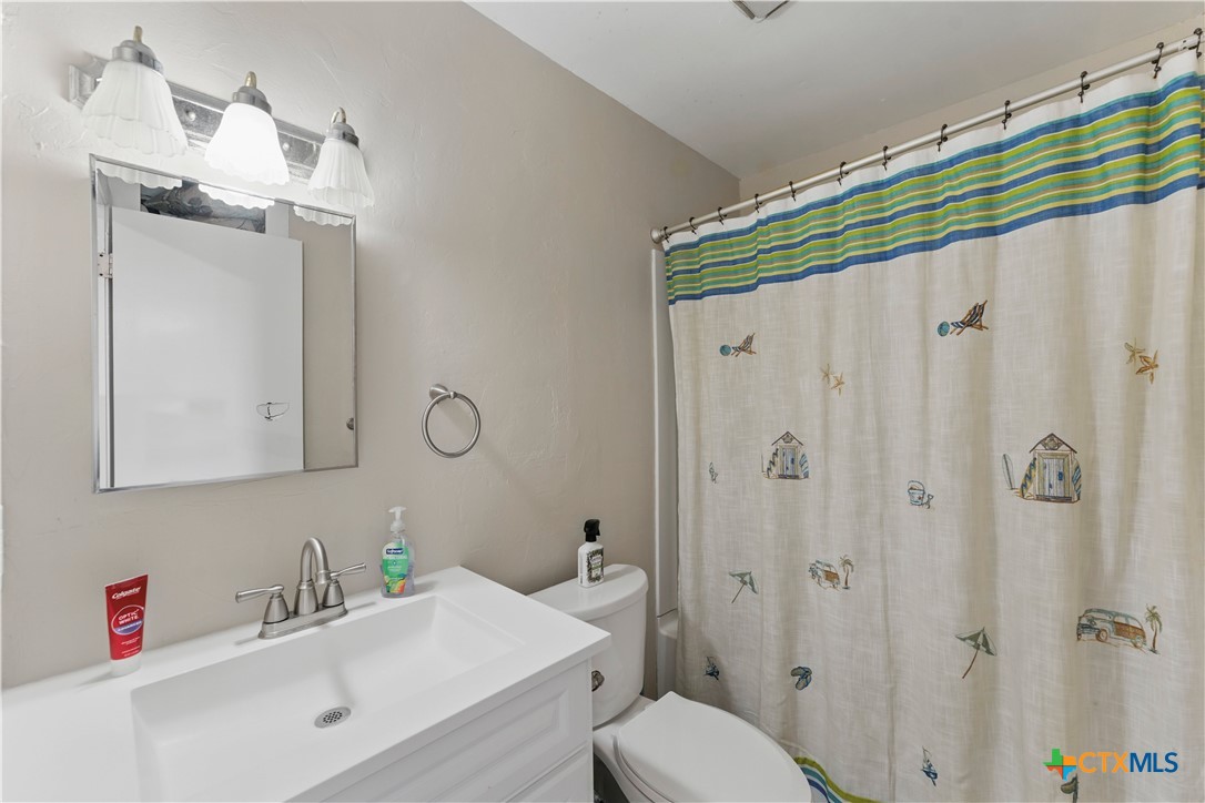 556 Gode Lane Property Photo 9