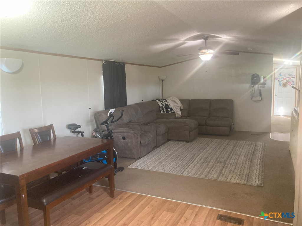 500 Willow Creek Ranch Road Property Photo 2