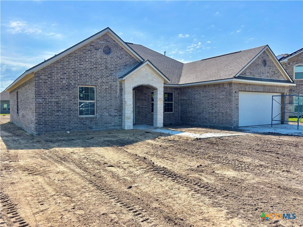 107 Golden Way Property Photo