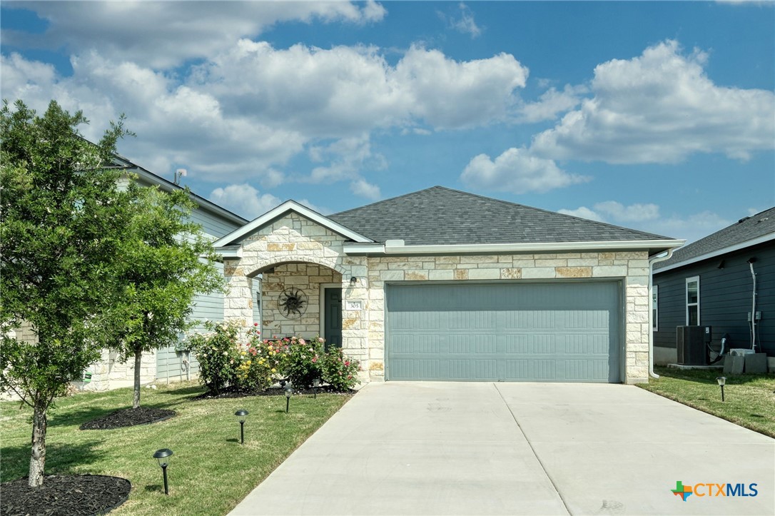 305 Stone Water Lane Property Photo