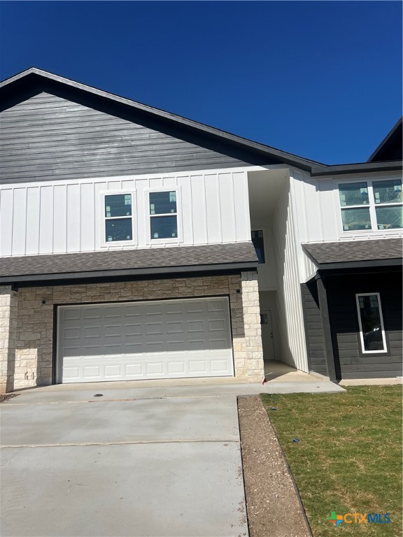 1818 Royal Loop Property Photo 1