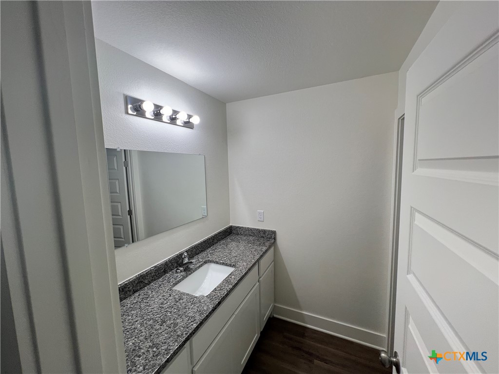 1818 Royal Loop Property Photo 11