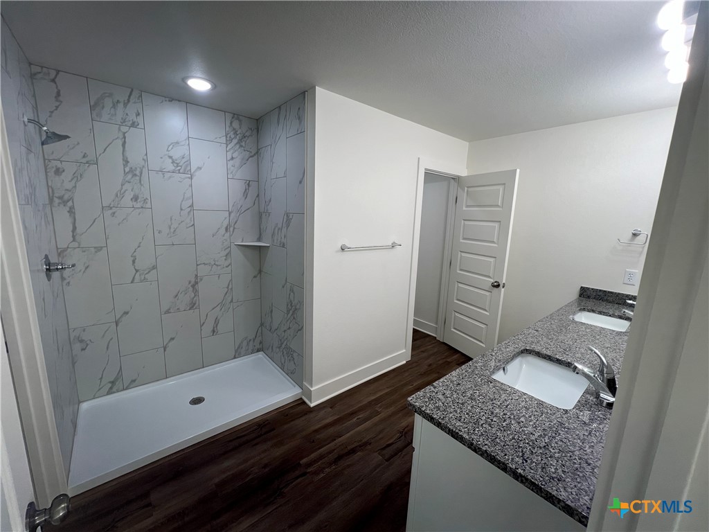 1818 Royal Loop Property Photo 16