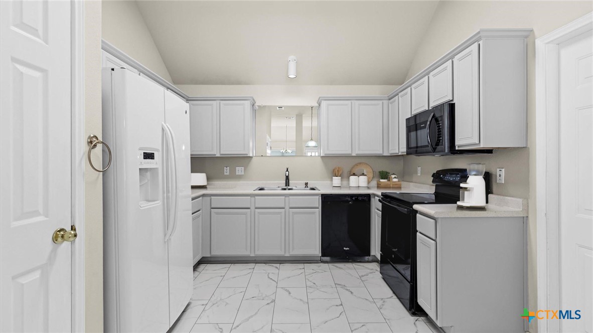 2121 Keystone Drive Property Photo 4