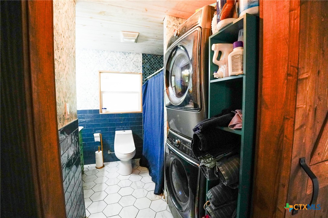 1688 E State Highway 71 Property Photo 17