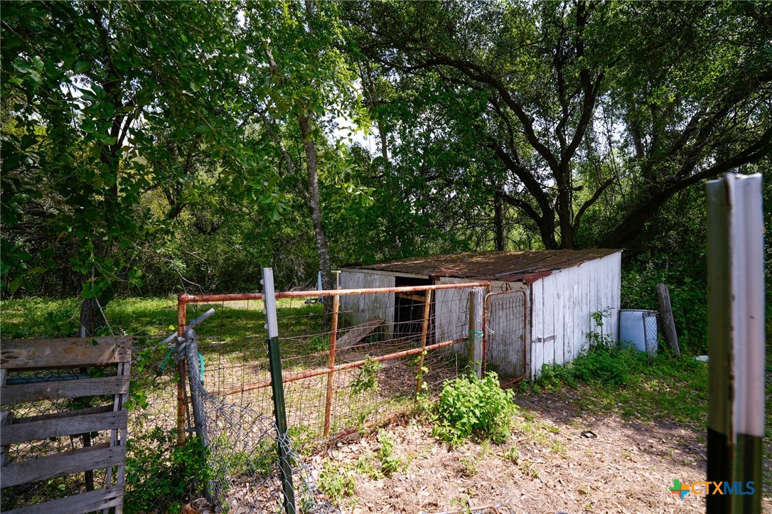 1688 E State Highway 71 Property Photo 27