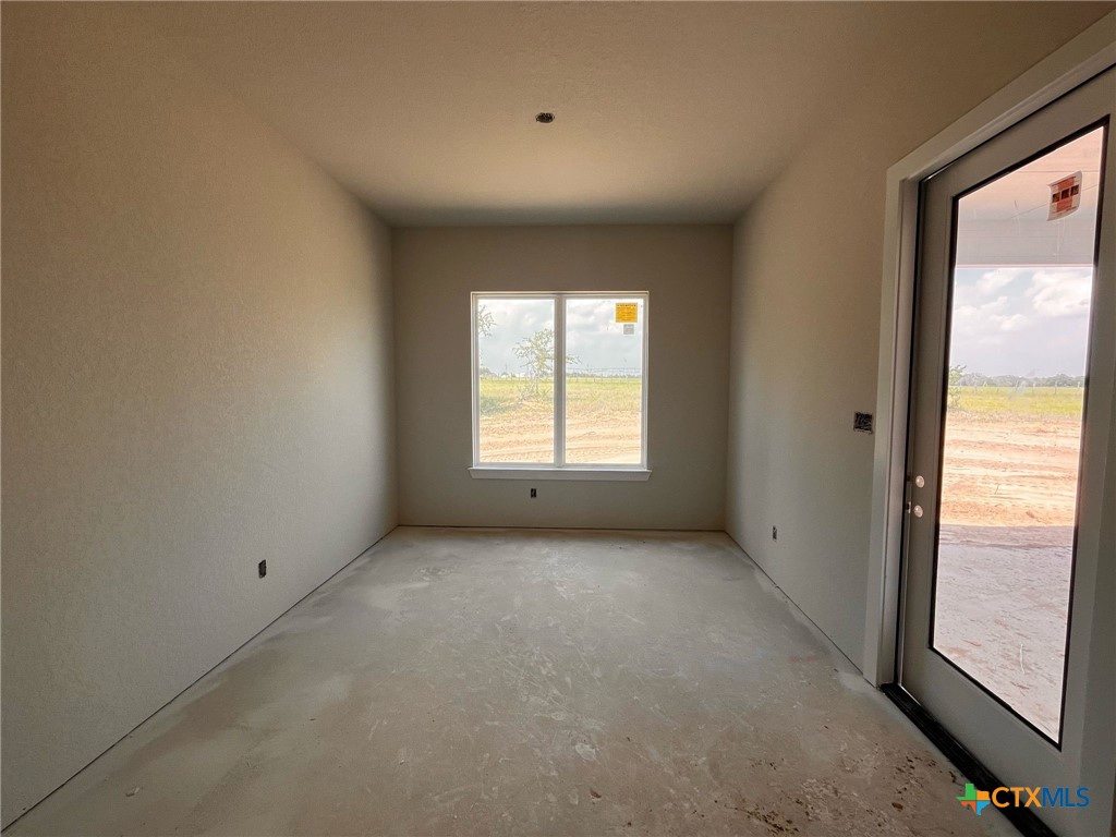 254 Firewheel Lp Property Photo 5