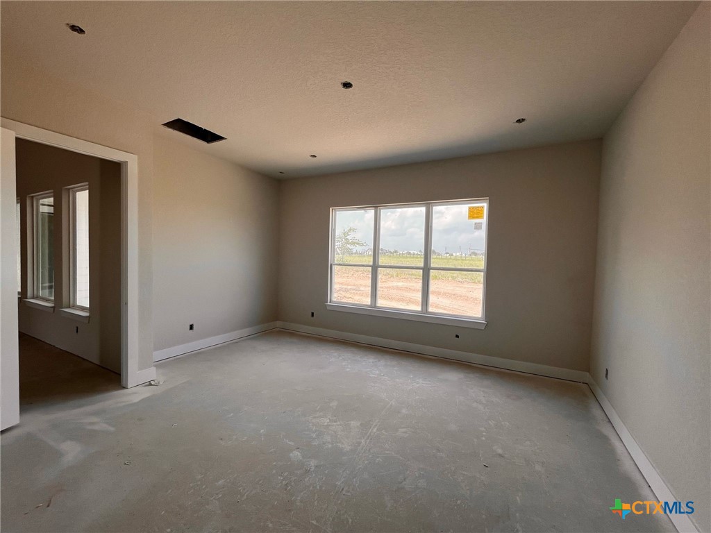 254 Firewheel Lp Property Photo 6