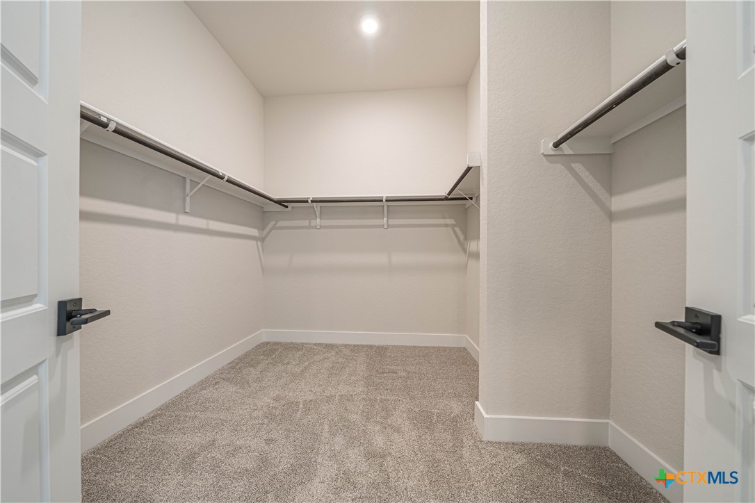 254 Firewheel Lp Property Photo 14