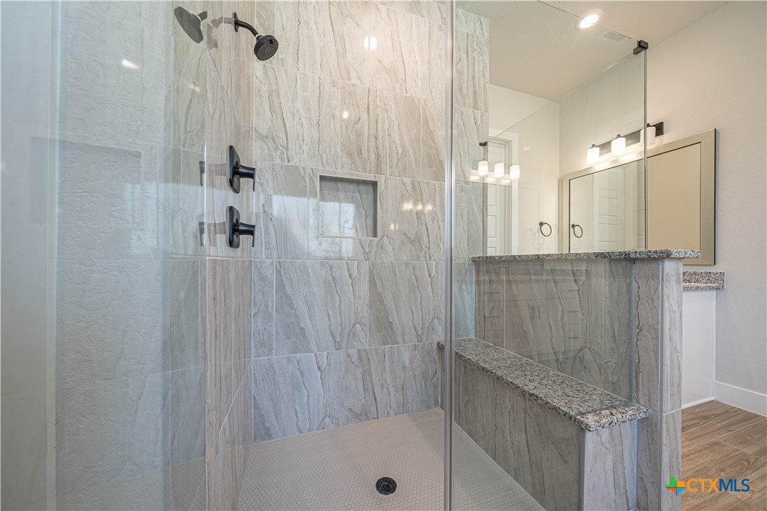 254 Firewheel Lp Property Photo 18