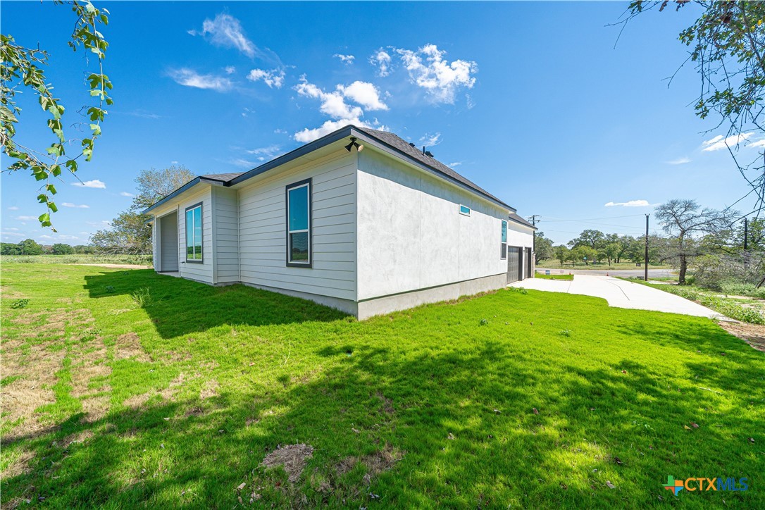 254 Firewheel Lp Property Photo 31