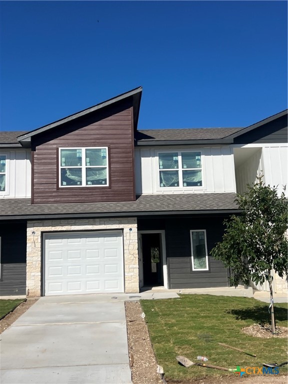 1826 Royal Loop Property Photo 1