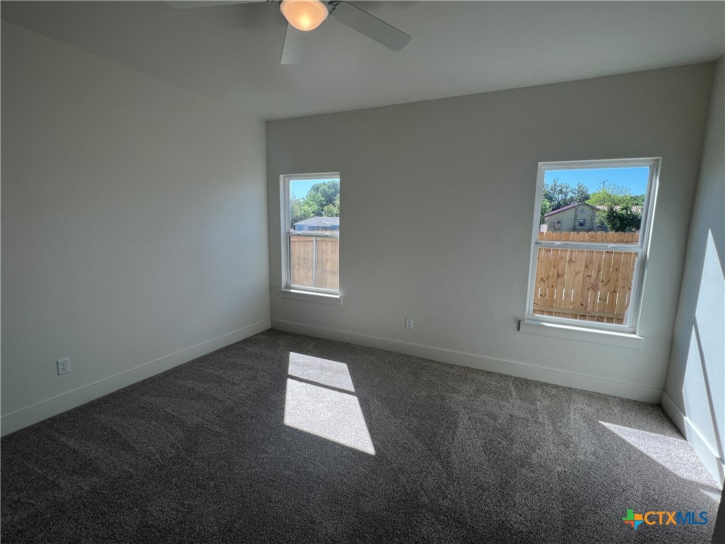 1826 Royal Loop Property Photo 21