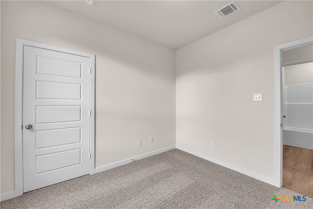 126 University Avenue Property Photo 6