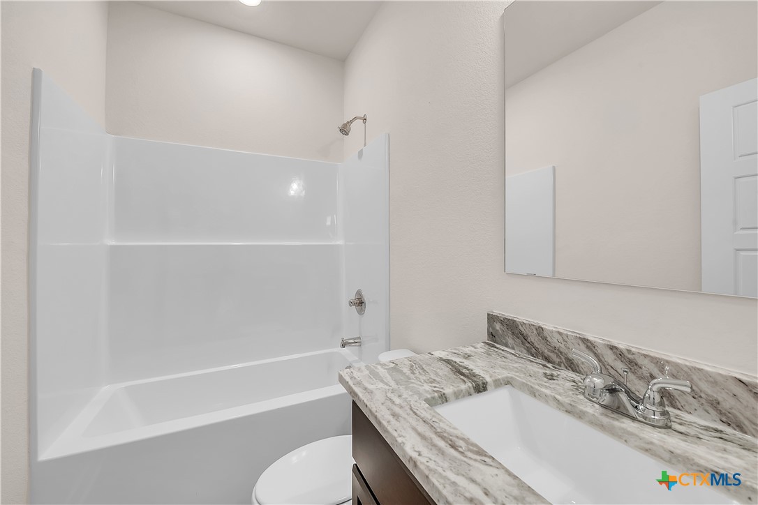 126 University Avenue Property Photo 7