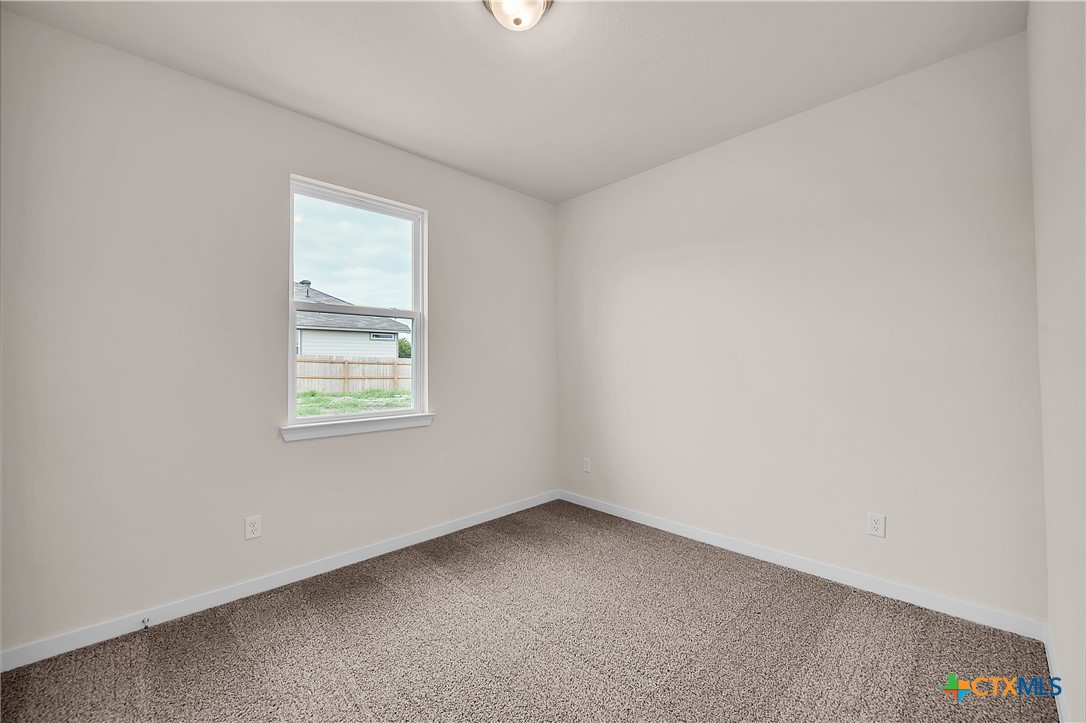 126 University Avenue Property Photo 8