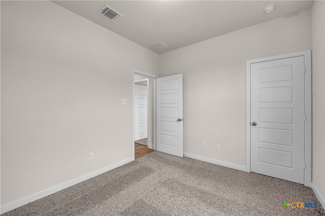 126 University Avenue Property Photo 9